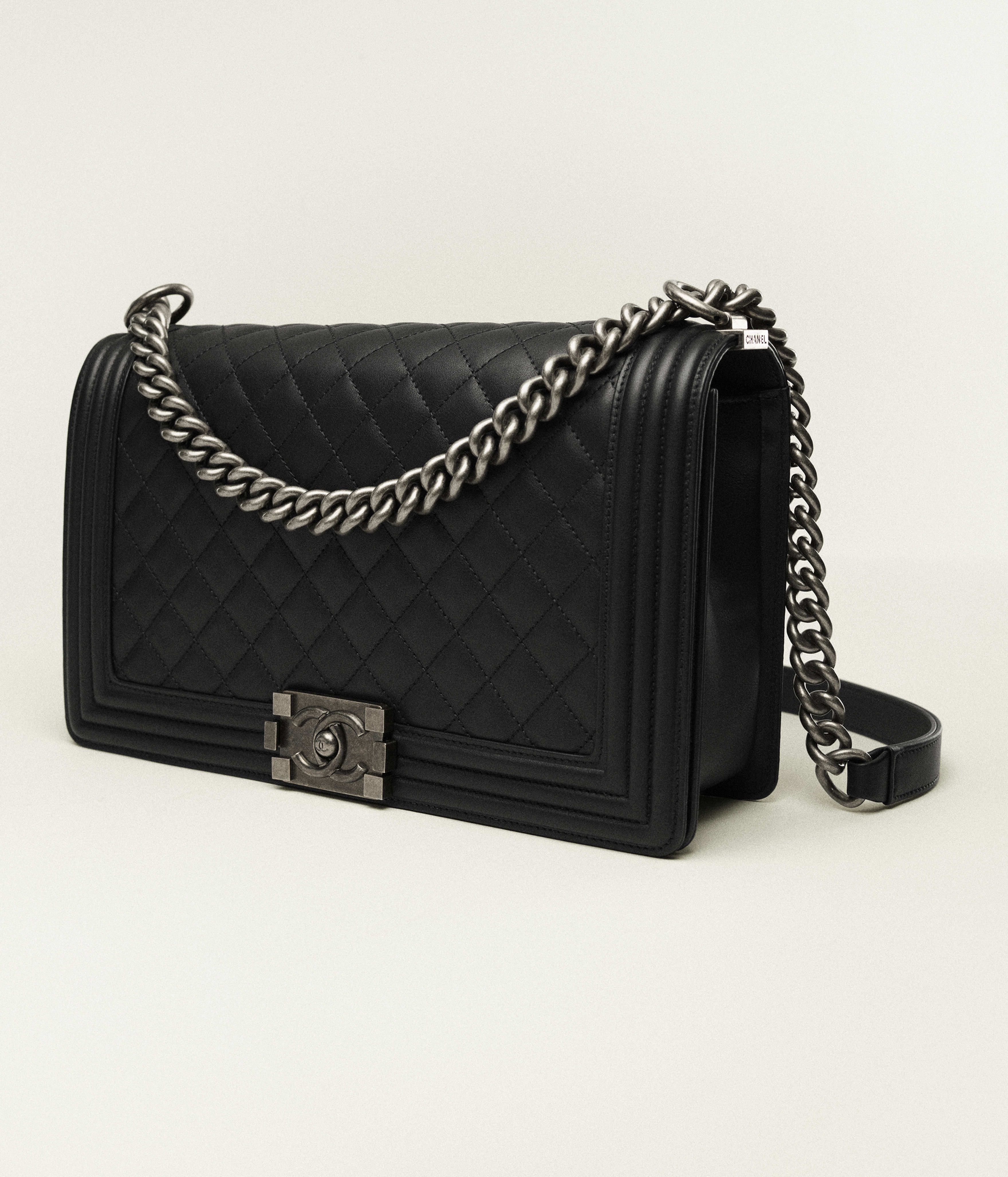 BOY CHANEL Große Tasche - Schwarz - Kalbsleder & Metall mit Ruthenium-Finish - Ansicht Artistique 3